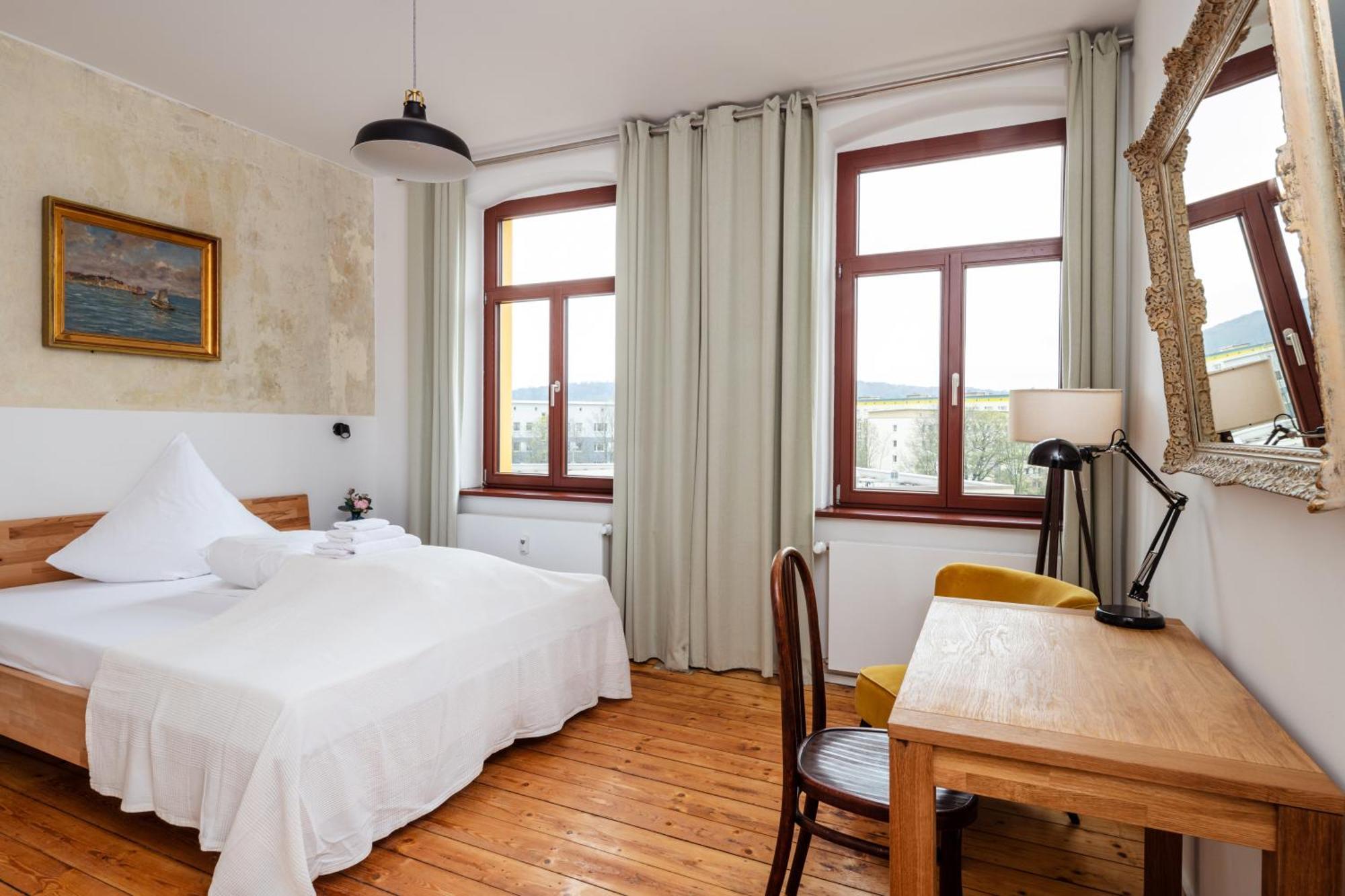 Kuenstlerzimmer Im Kulturhaus Haeselburg Gera Dış mekan fotoğraf
