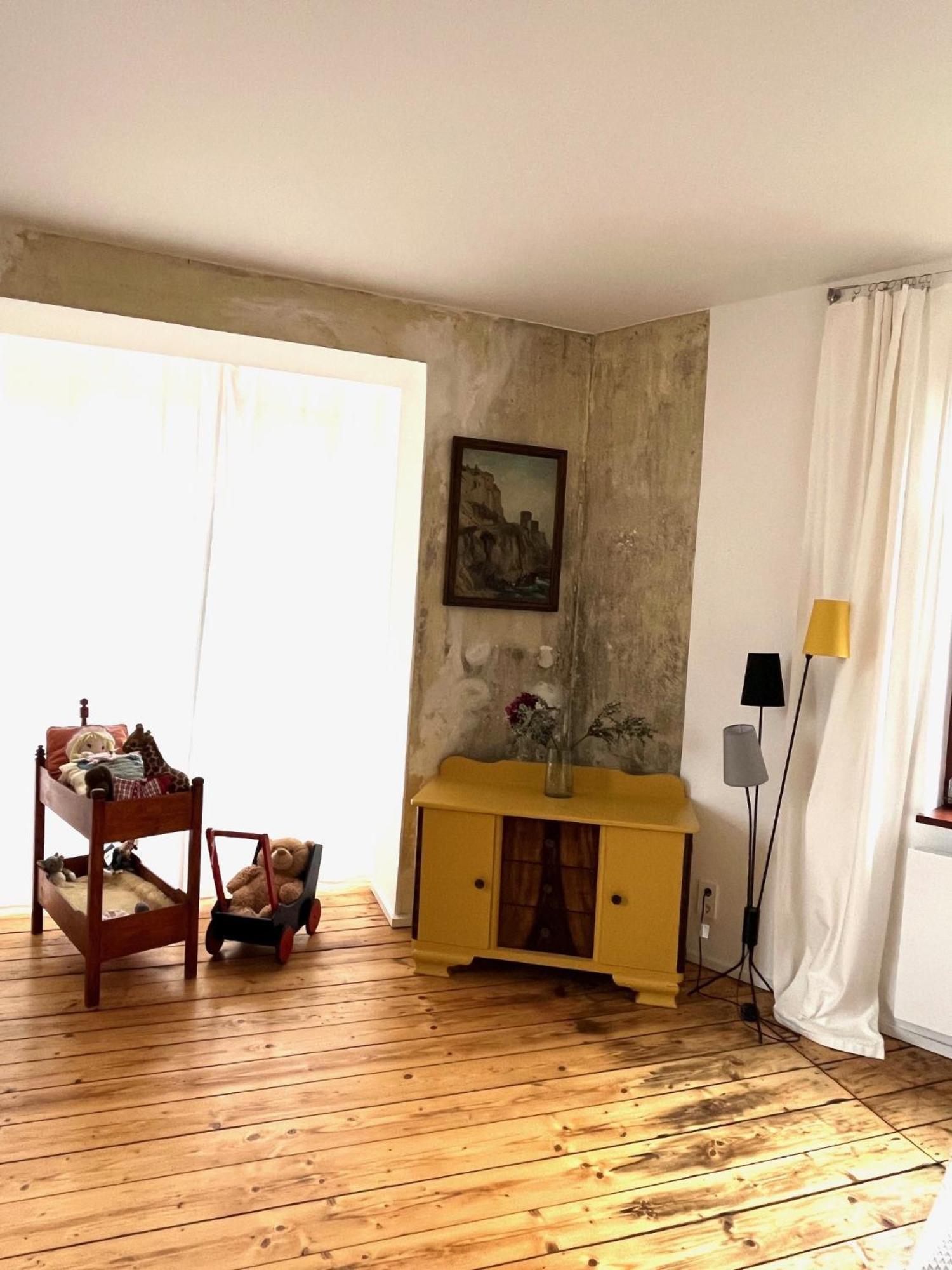 Kuenstlerzimmer Im Kulturhaus Haeselburg Gera Dış mekan fotoğraf