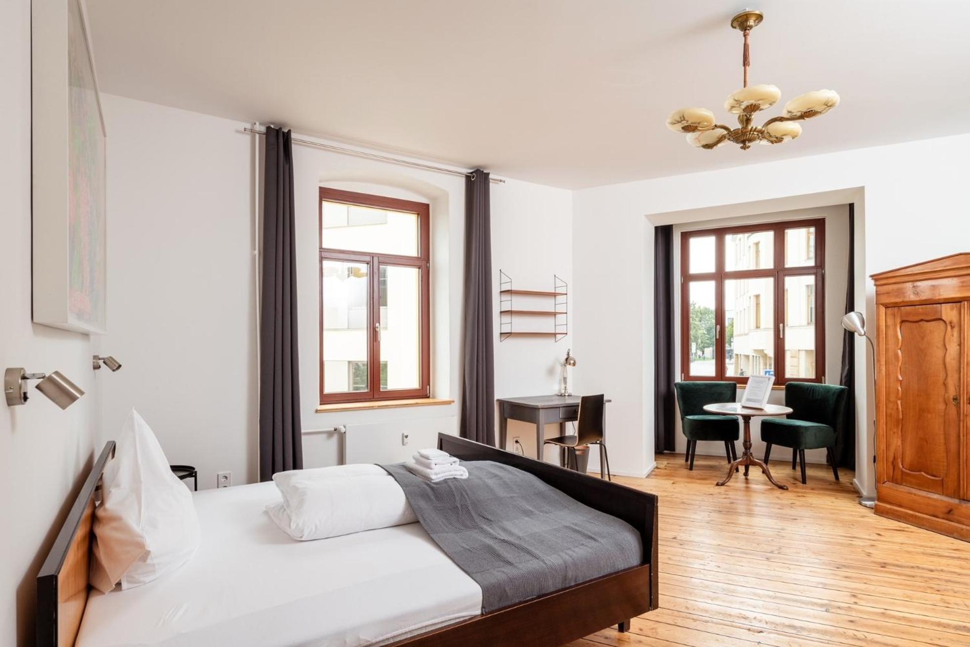 Kuenstlerzimmer Im Kulturhaus Haeselburg Gera Dış mekan fotoğraf